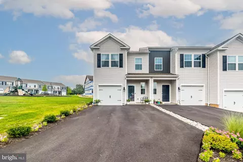 215 Derby Dr, Coatesville, PA 19320
