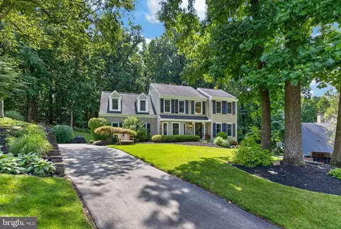 204 Buttonwood Dr, Downingtown, PA 19335
