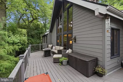 Exterior - 433 Homestead Rd, Wayne, PA 19087 photo 4 of 18