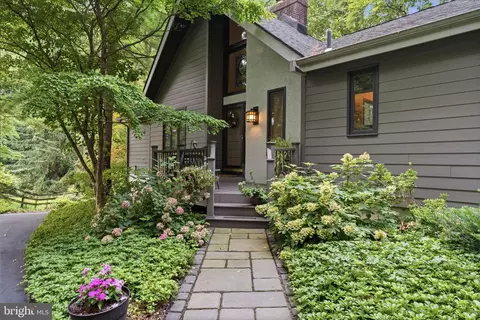 Exterior - 433 Homestead Rd, Wayne, PA 19087 photo 3 of 18