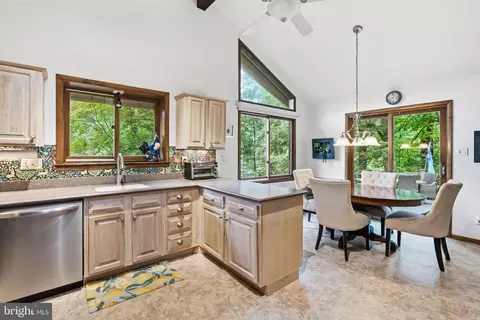 Kitchen - 433 Homestead Rd, Wayne, PA 19087 photo 2 of 5