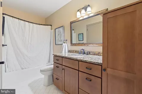Bath - 433 Homestead Rd, Wayne, PA 19087 photo 3 of 3
