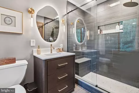 Bath - 433 Homestead Rd, Wayne, PA 19087 photo 1 of 3