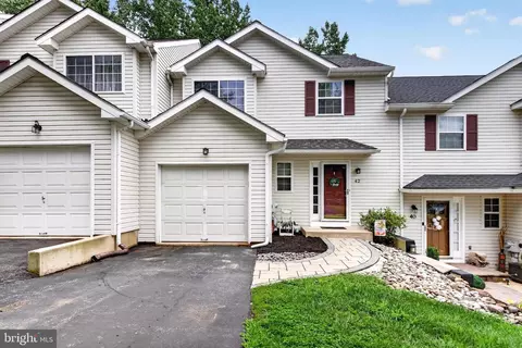 42 Pinckney Dr, Coatesville, PA 19320