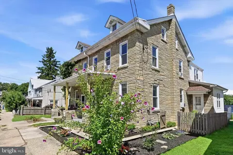 123 Bradford Ave, Downingtown, PA 19335