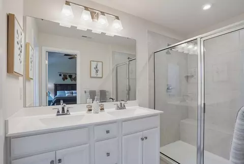 Bath - 1237 Benjamin, Kennett Square, PA 19348 photo 1 of 2