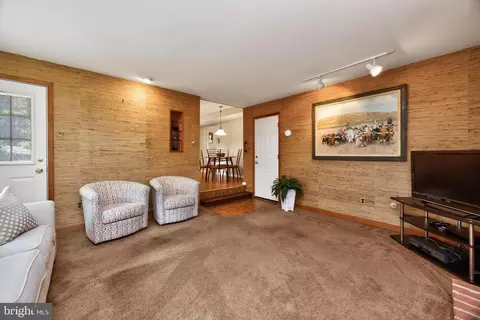 Living - 600 Brecknock Dr, Exton, PA 19341 photo 5 of 5