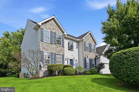 37 Mystery Rose Ln, West Grove, PA 19390
