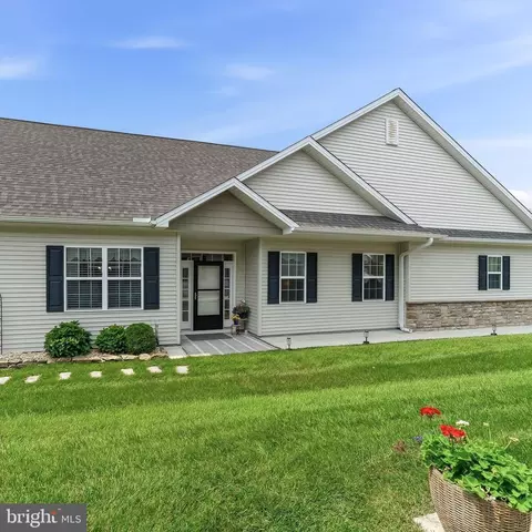 143 Rose View Dr, West Grove, PA 19390