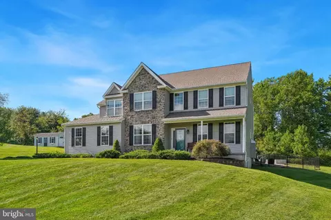 7 Maack Rd, Pottstown, PA 19465