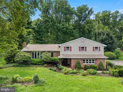 2323 Harmonyville Rd, Elverson, PA 19520