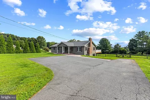 264 Woodcrest Rd, West Grove, PA 19390