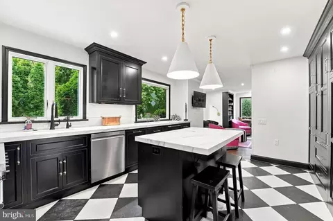 Kitchen - 19 Highfield Ln, Wayne, PA 19087 photo 4 of 5