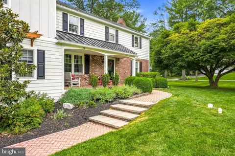 Exterior - 716 Clovelly Ln, Devon, PA 19333 photo 10 of 15