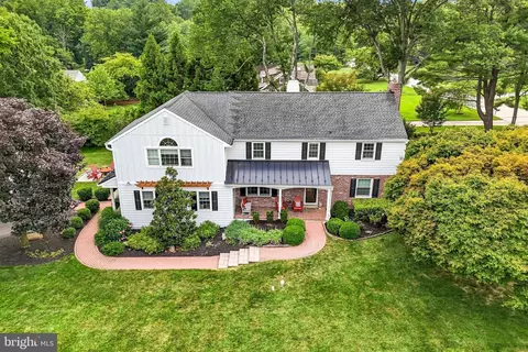 Exterior - 716 Clovelly Ln, Devon, PA 19333 photo 14 of 15