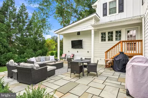 Exterior - 716 Clovelly Ln, Devon, PA 19333 photo 7 of 15