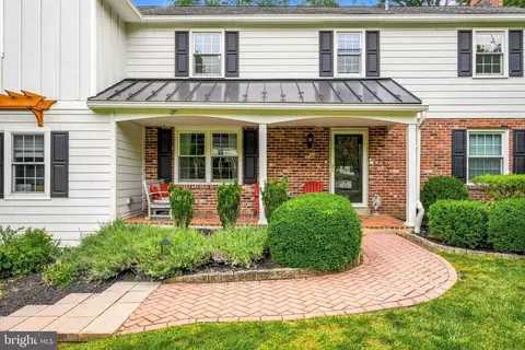 Exterior - 716 Clovelly Ln, Devon, PA 19333 photo 4 of 15