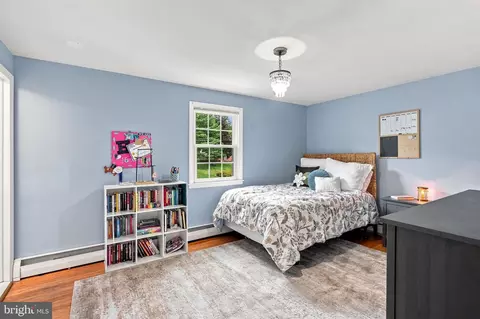 Bedroom - 716 Clovelly Ln, Devon, PA 19333 photo 1 of 10