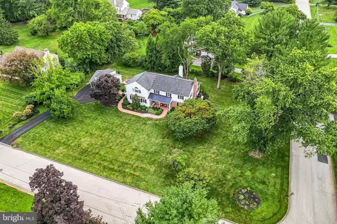 View/Area - 716 Clovelly Ln, Devon, PA 19333 photo 1 of 1