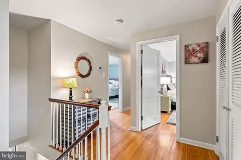 Entry Way - 716 Clovelly Ln, Devon, PA 19333 photo 7 of 7