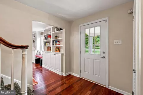 Entry Way - 716 Clovelly Ln, Devon, PA 19333 photo 1 of 7