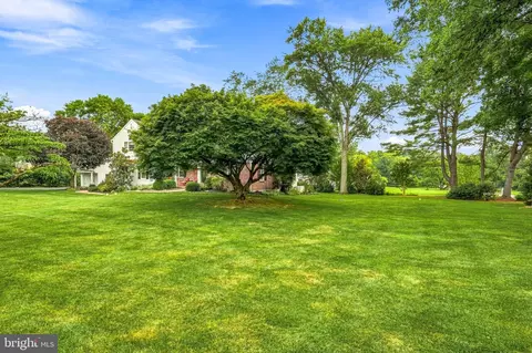 Exterior - 716 Clovelly Ln, Devon, PA 19333 photo 11 of 15