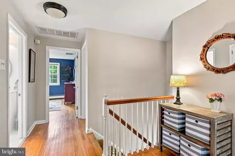 Entry Way - 716 Clovelly Ln, Devon, PA 19333 photo 6 of 7