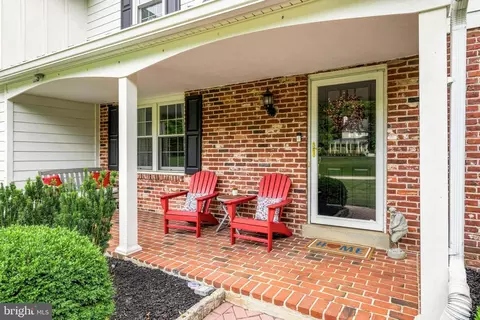 Exterior - 716 Clovelly Ln, Devon, PA 19333 photo 5 of 15