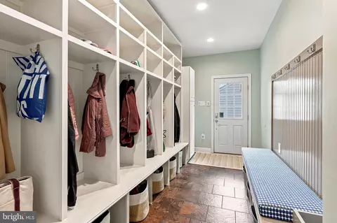 Entry Way - 716 Clovelly Ln, Devon, PA 19333 photo 3 of 7