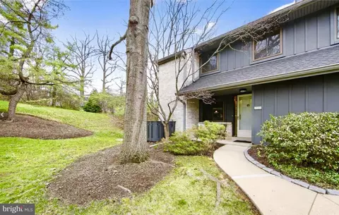 529 Foxwood Ln, Paoli, PA 19301