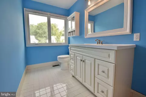 Bath - 49 E Jonathan Ct #49, Kennett Square, PA 19348 photo 1 of 2