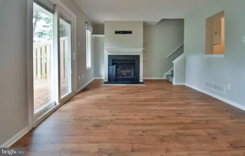 Living - 49 E Jonathan Ct #49, Kennett Square, PA 19348 photo 3 of 8