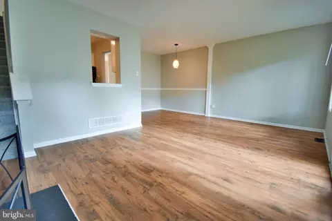 Living - 49 E Jonathan Ct #49, Kennett Square, PA 19348 photo 4 of 8
