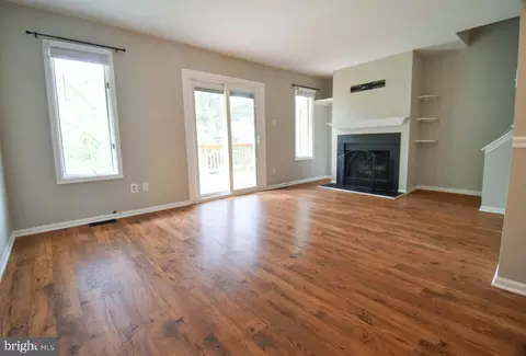Living - 49 E Jonathan Ct #49, Kennett Square, PA 19348 photo 2 of 8