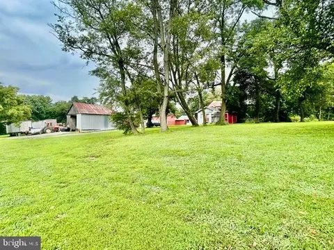 Exterior - 200 Red Pump Rd, Nottingham, PA 19362 photo 4 of 5