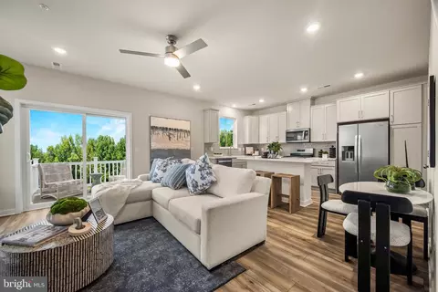 4 Zinc Ln, Phoenixville, PA 19460