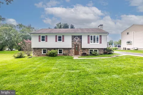 430 Farmhouse Rd, Downingtown, PA 19335