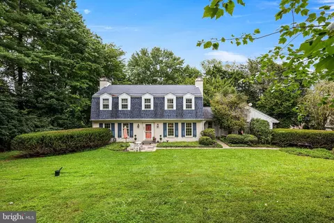1012 Robin Dr, West Chester, PA 19382