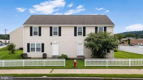 10 Terry Ct, Downingtown, PA 19335