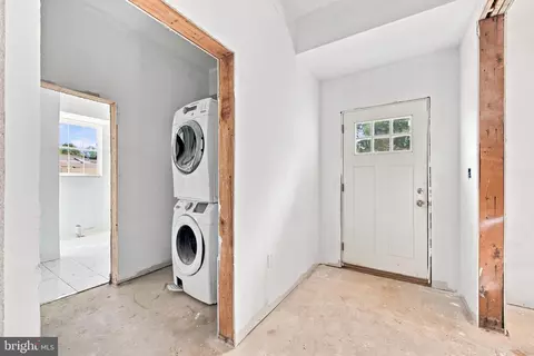 Entry Way - 516 Brookview Rd, Exton, PA 19341 photo 4 of 9