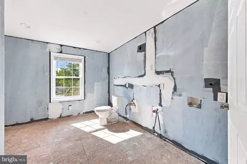 Bath - 516 Brookview Rd, Exton, PA 19341 photo 2 of 3
