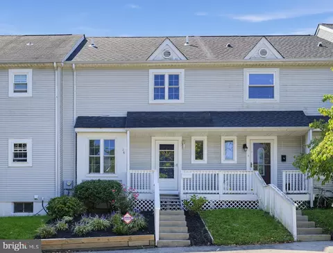 16 Oak St, Phoenixville, PA 19460