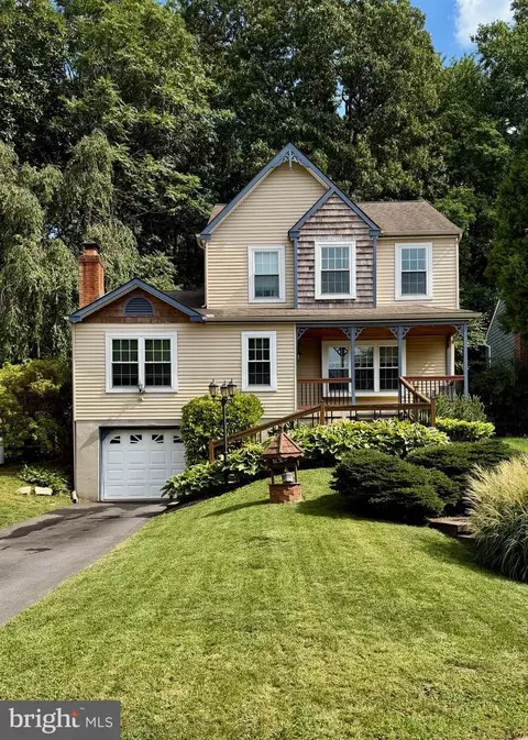 1658 Hemlock Cir, Downingtown, PA 19335