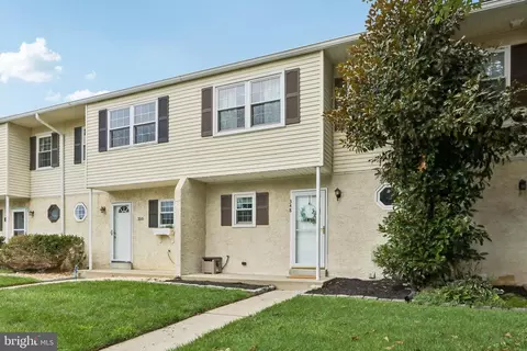 348 Carlyn Ct, Downingtown, PA 19335