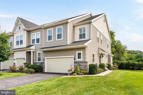 225 Kestrel Ct, Kennett Square, PA 19348