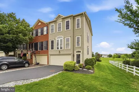 97 N Savanna Dr, Pottstown, PA 19465