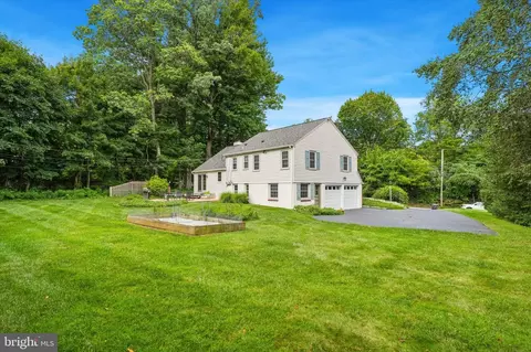 Exterior - 606 Upper Gulph Rd, Wayne, PA 19087 photo 7 of 10