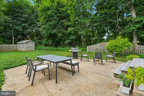 Exterior - 606 Upper Gulph Rd, Wayne, PA 19087 photo 4 of 10