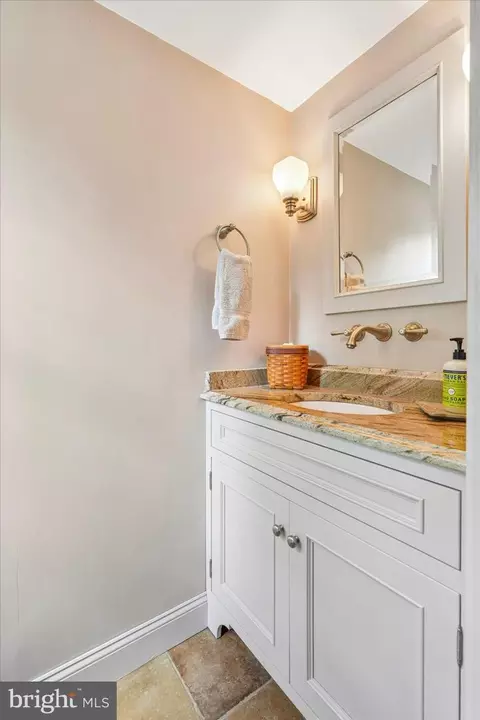 Bath - 606 Upper Gulph Rd, Wayne, PA 19087 photo 1 of 2