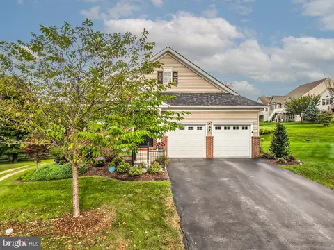 525 Mcelree Ln, Coatesville, PA 19320